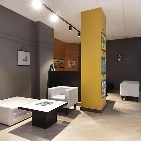 Ξενοδοχείο Center 3*