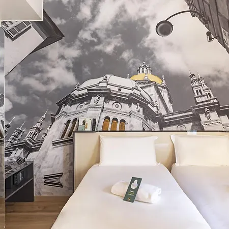 Hotell Center 3*