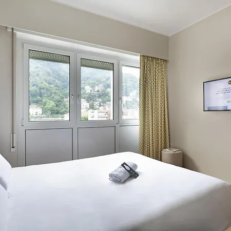 Center Hotell 3*