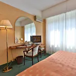 Center Szálloda 3*