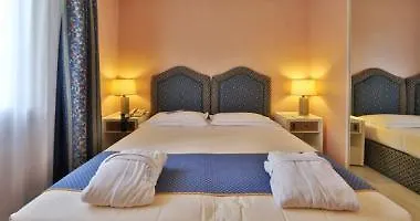 Center Hotel